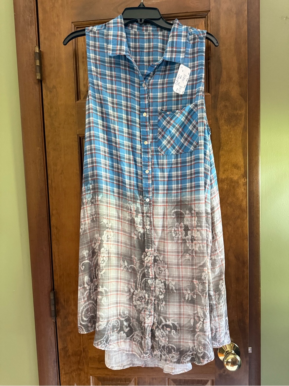 Sleeveless Button-Down Plaid Ombre Top - Blue and Gray